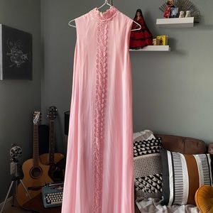 1960s Bubblegum Pink Silk Chiffon High Neck Vintage Gown/Dress ILGWU